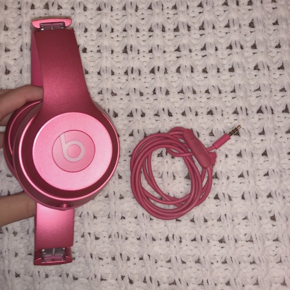 beats solo 2s - Picture 3 of 4